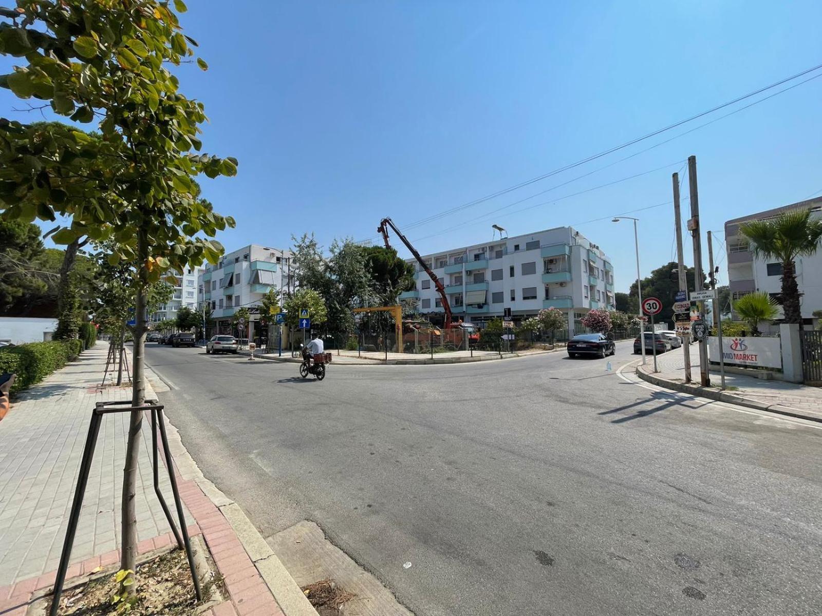 I&s 6 Apartment Golem (Tirana)