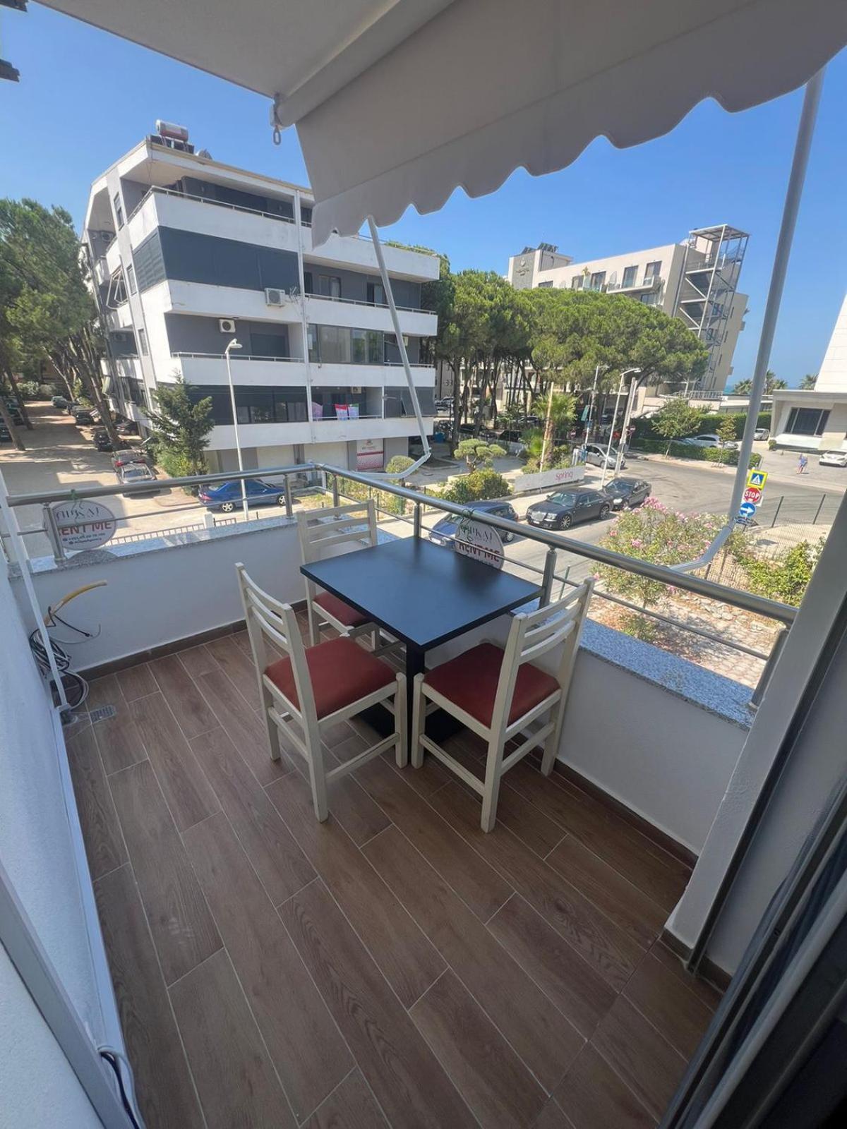 I&s 6 Apartment *