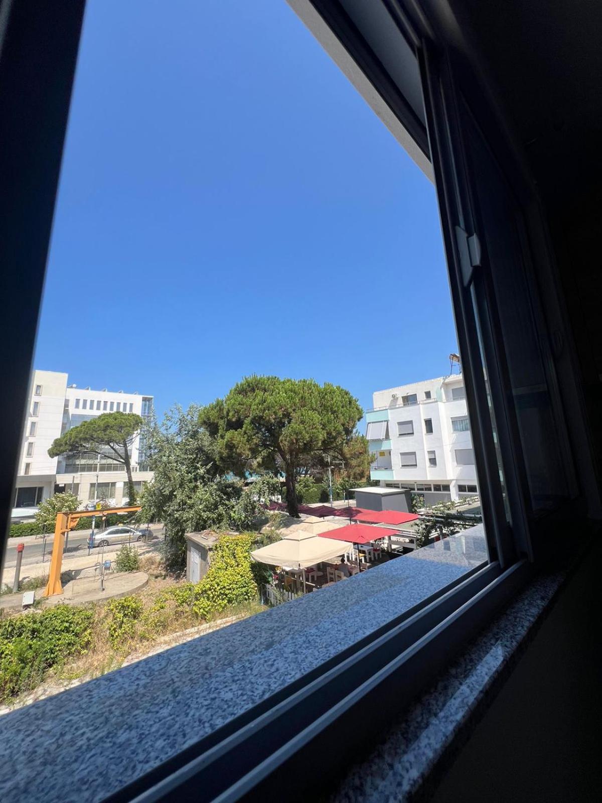 Apartment I&s 6 *