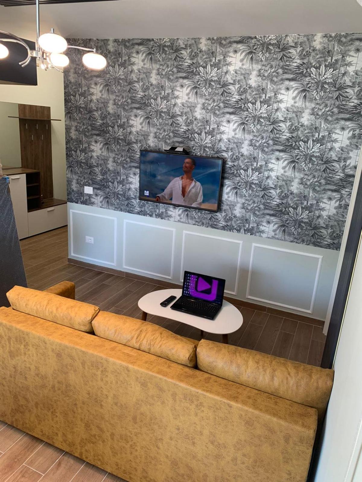 Apartment I&s 6